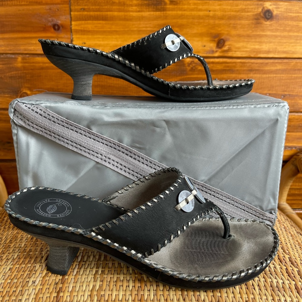 Nurture Pueblo Black Sandals